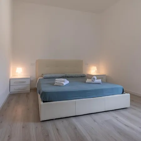 Quadrilocale Ospedale Civile 8 , 3 E Due Bagni Apartment