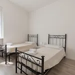 Apartment Quadrilocale Ospedale Civile 8 , 3 E Due Bagni Brescia